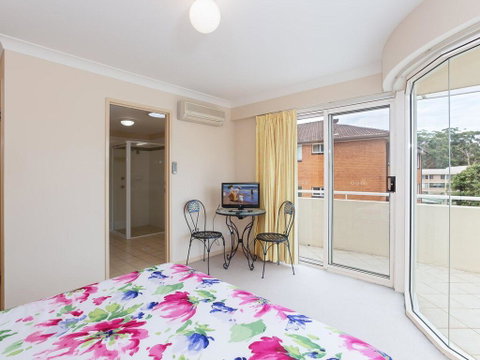 11 'Seashells', 21-23 Magnus Street - Pool, Lift, Aircon - Accommodation Nelson Bay 2
