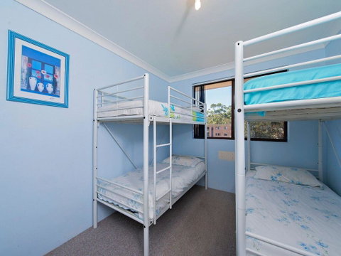 12 'Commodore', 6 Intrepid Close - Beautiful Water Views - Accommodation Nelson Bay 1