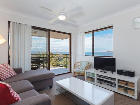12 'Intrepid' 3 Intrepid Close - Right On The Beachfront - Accommodation Nelson Bay 2