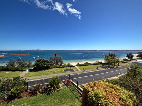 12 'Kiah', 53 Victoria Pde - Panoramic Water Views In The Heart Of Nelson Bay - Accommodation Nelson Bay 0