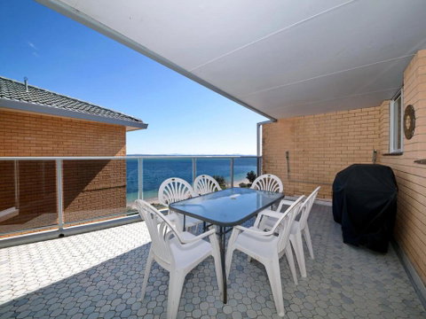 12 'Kiah', 53 Victoria Pde - Panoramic Water Views In The Heart Of Nelson Bay - Accommodation Nelson Bay 2