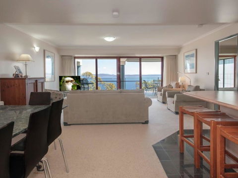 12 'Le Vogue', 16 Magnus St - Sensational Water Views, Lift, Pool & Tennis Court - Accommodation Nelson Bay 1