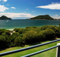 12 'Ocean Shores' 27 Weatherly Cl - Waterfront Unit with Sensational Water Views WIFI  Air Conditioning - Accommodation Nelson Bay