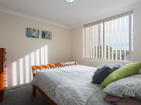 12 'Thurlow Lodge', 6 Thurlow Avenue - Water Views, Pool And Central Location - Accommodation Nelson Bay 3