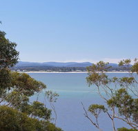 12 'Thurlow Lodge' 6 Thurlow Avenue - water views pool and central location - Accommodation Nelson Bay
