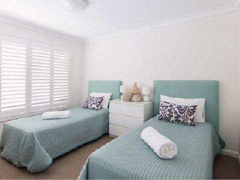 12 Cliff Road - Accommodation Nelson Bay 2