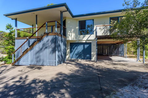 12 Ibis Court - Highset Beach House With Natural Bushland Gardens And Covered Decks - Accommodation Nelson Bay 1