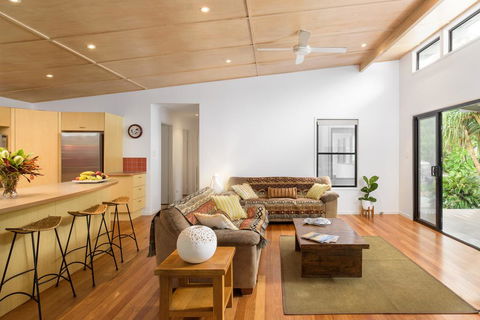 12 Naiad Court- Pool, Sleeps 8, Close To Beach - Accommodation Nelson Bay 3