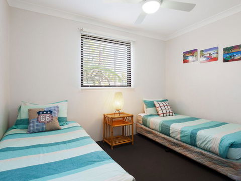 13 'Carindale', 19 Dowling Street - Large Ground Floor Unit With Pool & Tennis Court - Accommodation Nelson Bay 2