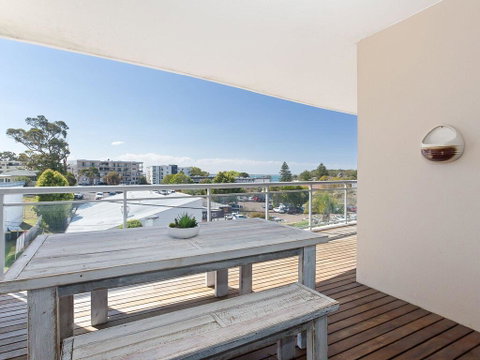 13 'Cote D'Azur', 61 Donald Street - Lovely Unit With Air Con, Pool, Lift And WiFi - Accommodation Nelson Bay 3