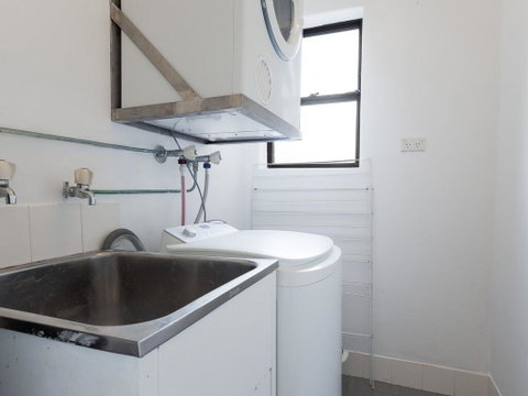 13 'INTREPID', 3 INTREPID CL - FANTASTIC UNIT WITH STUNNING WATER VIEWS - Accommodation Nelson Bay 1