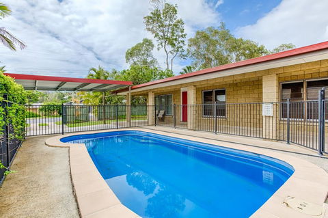 14 Double Island Drive - Rainbow Beach, Large Holiday House With Pool,Pets Welcome, Free Wi-Fi - Accommodation Nelson Bay 0