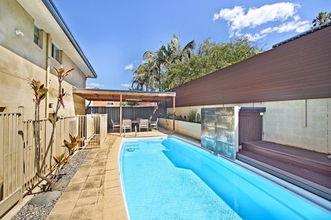 143 Matthew Flinders Drive, Port Macquarie - Accommodation Nelson Bay 2