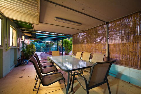 15 Grenadier Street - Great Pet-Friendly Holiday Home With Plenty Of Space - Nelsons Bay Accommodation 2