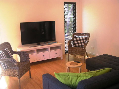 16 Ibis Court - Rainbow Shores, Beautiful, Private And Peaceful, Wi-fi - Accommodation Nelson Bay 2