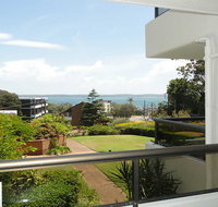 17 'The Commodore' 9-11 Donald Street - pleasant unit with open plan living - Accommodation Nelson Bay