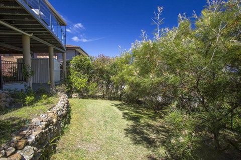 17 Canberra Crescent - Prestige Views At Burrill Lake - Accommodation Nelson Bay 2