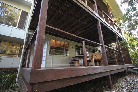 17 Naiad Court - Modern, Open Plan Family Home With Covered Outdoor Area And Double Lock-up Garage - Accommodation Nelson Bay 1