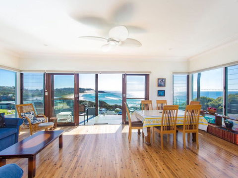 18 Cliff Road - Accommodation Nelson Bay 0
