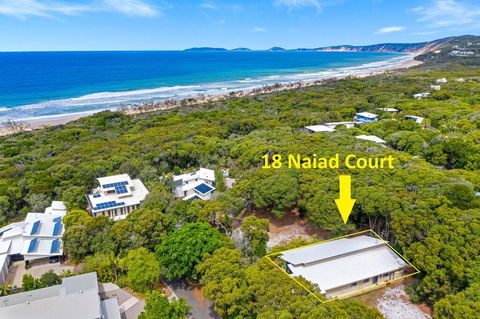18 Naiad Court - Rainbow Shores, Modern Beach House, Walk To Beach - Accommodation Nelson Bay 3