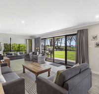 19 'Bay Parklands' 2 Gowrie Avenue - ground floor renovated unit with water views  WIFI - Accommodation Nelson Bay