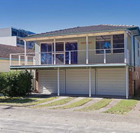 2 'Hibiscus Court' 9 Government Road - fantastic air conditioned 3 bedroom unit - Accommodation Nelson Bay