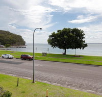 2 'Little Hut' 20 Kurrawa Close - Stunning water views of Little Beach - Accommodation Nelson Bay