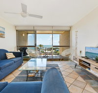 2 Bedroom Top Floor Unit - Ocean Views and Pool - Accommodation Nelson Bay
