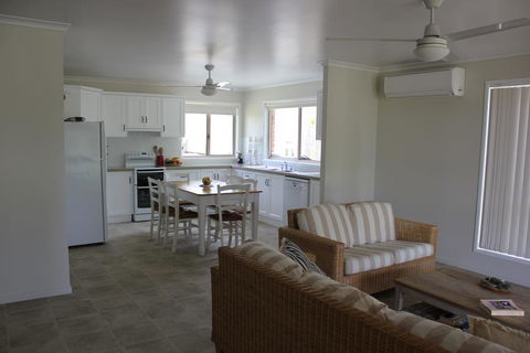 2/51 Carlo Road - Rainbow Beach - Accommodation Nelson Bay 1