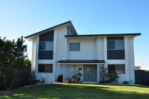 21 Tingira Close - Family Home In A Quiet Street Enjoying Ocean Views - Accommodation Nelson Bay 0