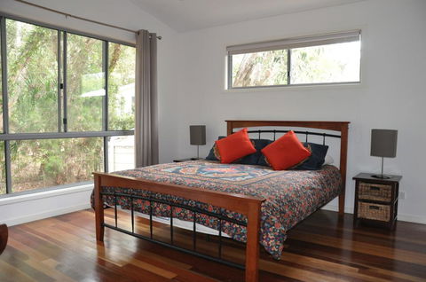 24 Esprit Drive - Beach Home With Open Plan Living And Walking Distance To Beach - Accommodation Nelson Bay 3