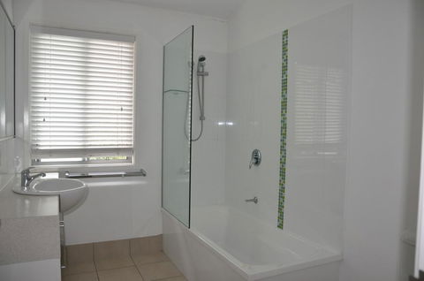 24 Esprit Drive - Beach Home With Open Plan Living And Walking Distance To Beach - Accommodation Nelson Bay 1