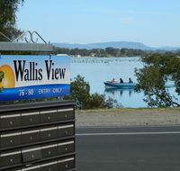 26 Wallis View - Opposite the Lake - 3 Bedroom Apartment - Sleeps 8