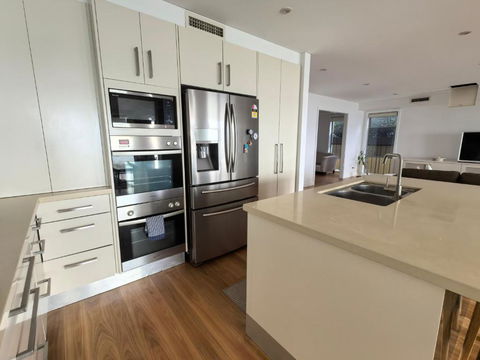 Beachfront Bliss 4BR Villa Direct Beach Access - Accommodation Nelson Bay 3