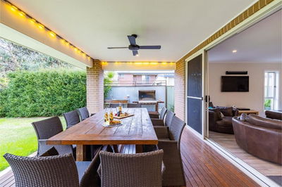 Big Wave At Shoal Bay 8 Achilles St large home with ducted air con Wi Fi and Linen