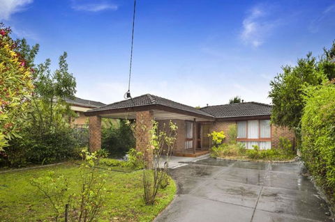 Caulfield Family Home With Large Space - Accommodation Nelson Bay 0