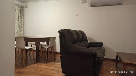 Caulfield Family Home With Large Space - Accommodation Nelson Bay 1