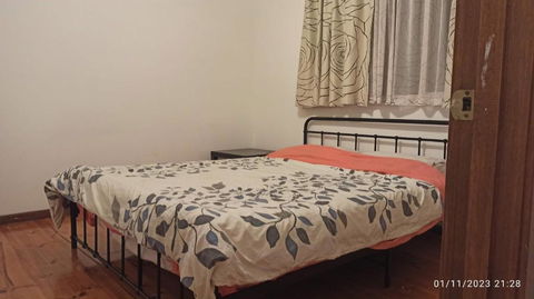 Caulfield Family Home With Large Space - Accommodation Nelson Bay 3