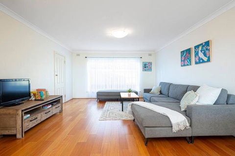 Cityscape Charm - 2BR Home In Wattle Park - Accommodation Nelson Bay 1