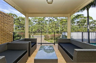 Close to Little Beach and Shoal Bay Beach