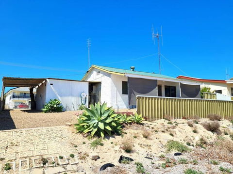 Crab Claw Cottage - Nelsons Bay Accommodation 0