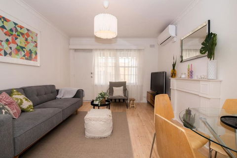 Cranbrook Courtyard - A Sunny City-fringe Retreat - Accommodation Nelson Bay 0