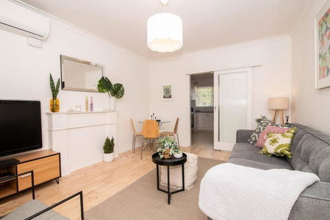 Cranbrook Courtyard - A Sunny City-fringe Retreat - Accommodation Nelson Bay 4