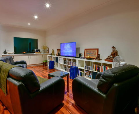Crossroads Ecomotel - Accommodation Nelson Bay 4
