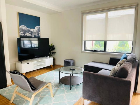 D111 Special Melbourne Retreat - Accommodation Nelson Bay 3