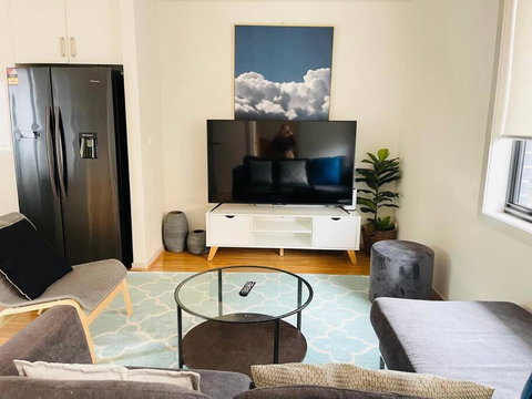 D111 Special Melbourne Retreat - Accommodation Nelson Bay 4
