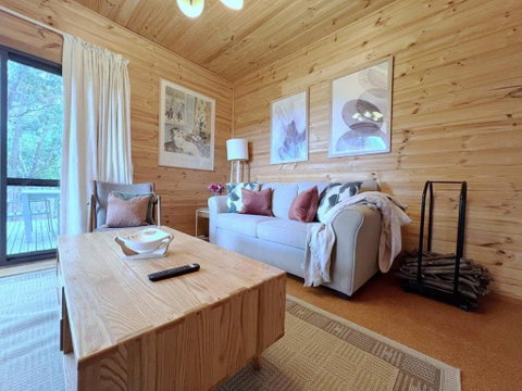 Daylesford Unique Stylish 1B1B Cottage - Accommodation Nelson Bay 0