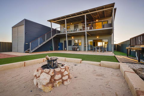 27 Osprey Way - Amazing Pet-Friendly Beach House With Gulf Views - Accommodation Nelson Bay 1