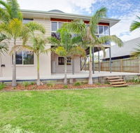 29 Cypress Avenue - Rainbow Beach Close to the beach with a pool - Accommodation Nelson Bay