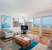 3 'The Clippers' 131 Soldiers Point Road - fabulous waterfront unit - Accommodation Nelson Bay